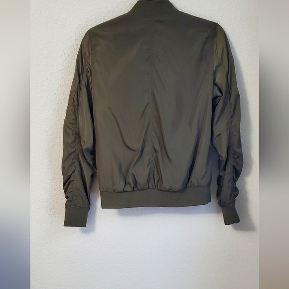New Look Army Green Bomber Jacket - Picture 7 of 8